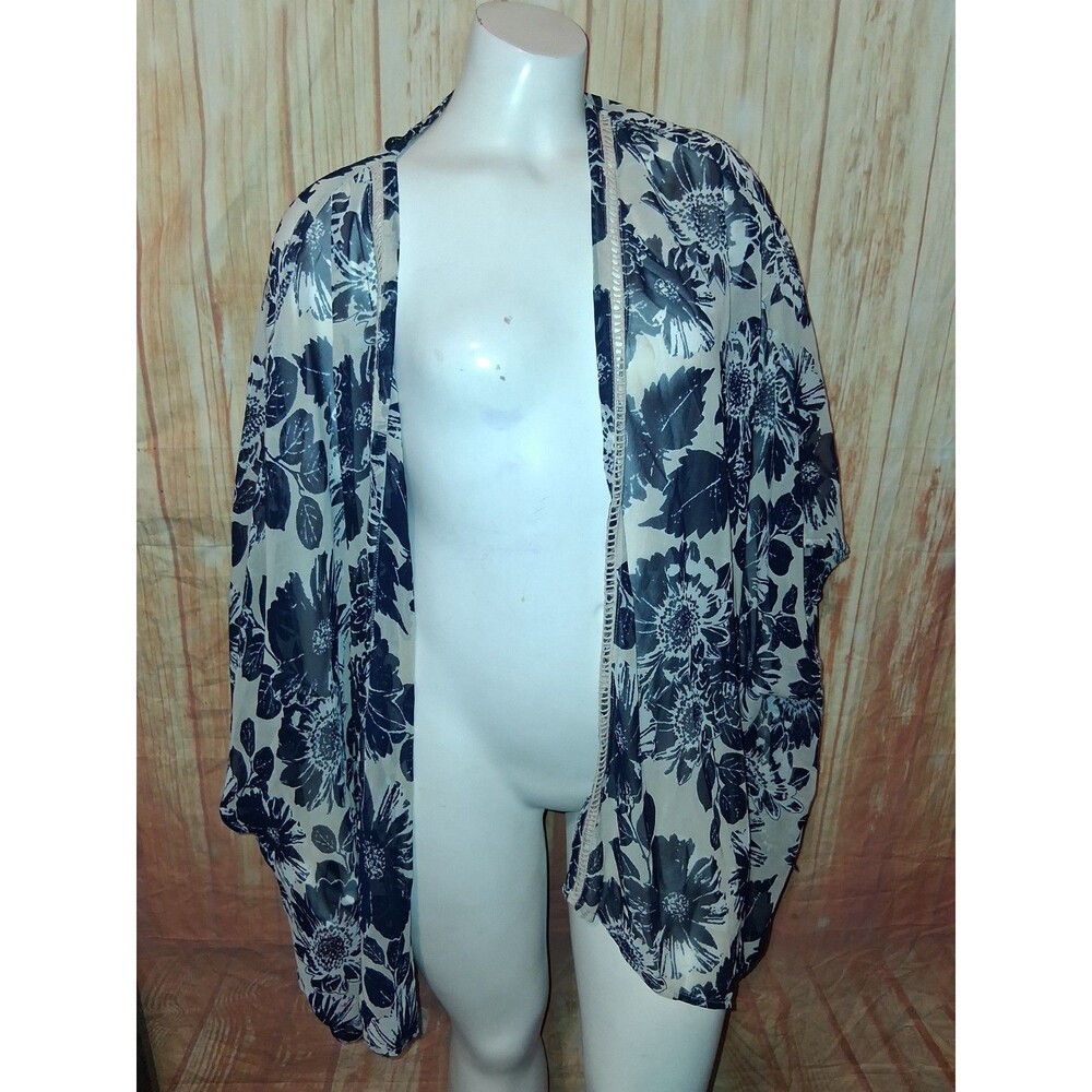 Capsule Navy Floral Sheer Short Sleeve Wrap Sz 20/22